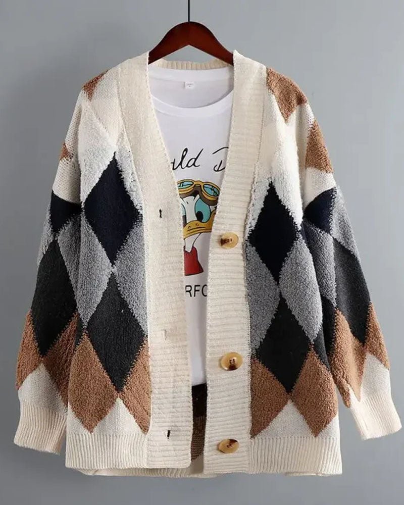 Woman layering the Fleece Patchwork Vintage V-Neck Short Cardigan, recycled-polyester fleece quilt and retro color-block give cabin vibes—your wind-proof 55-70 °F spring-fall layer that doubles as a statement piece on campus nights.