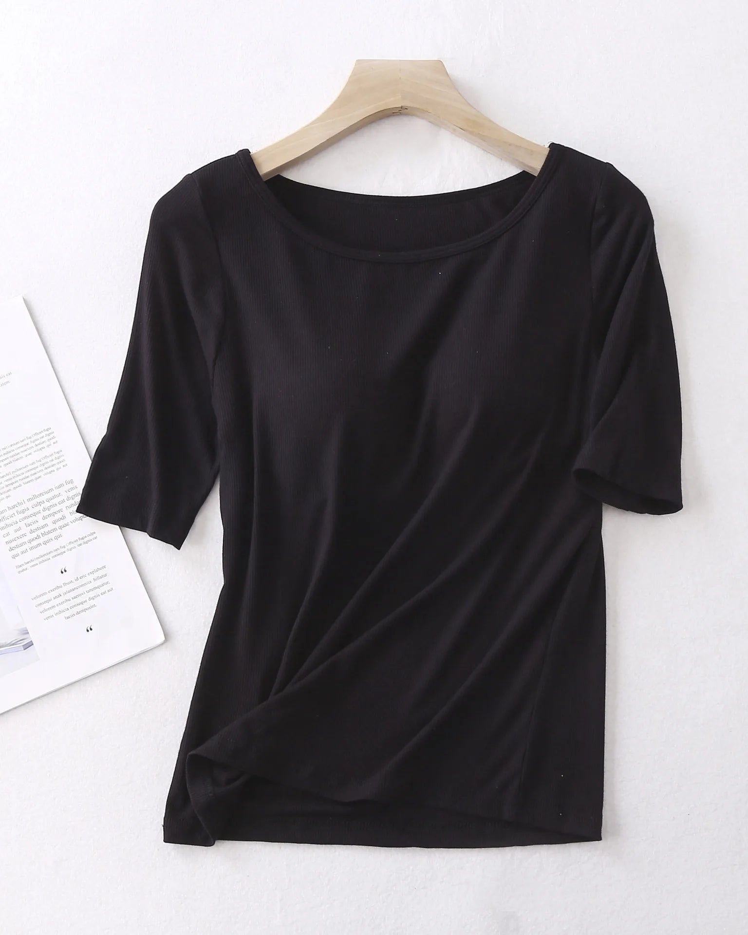 Black / M