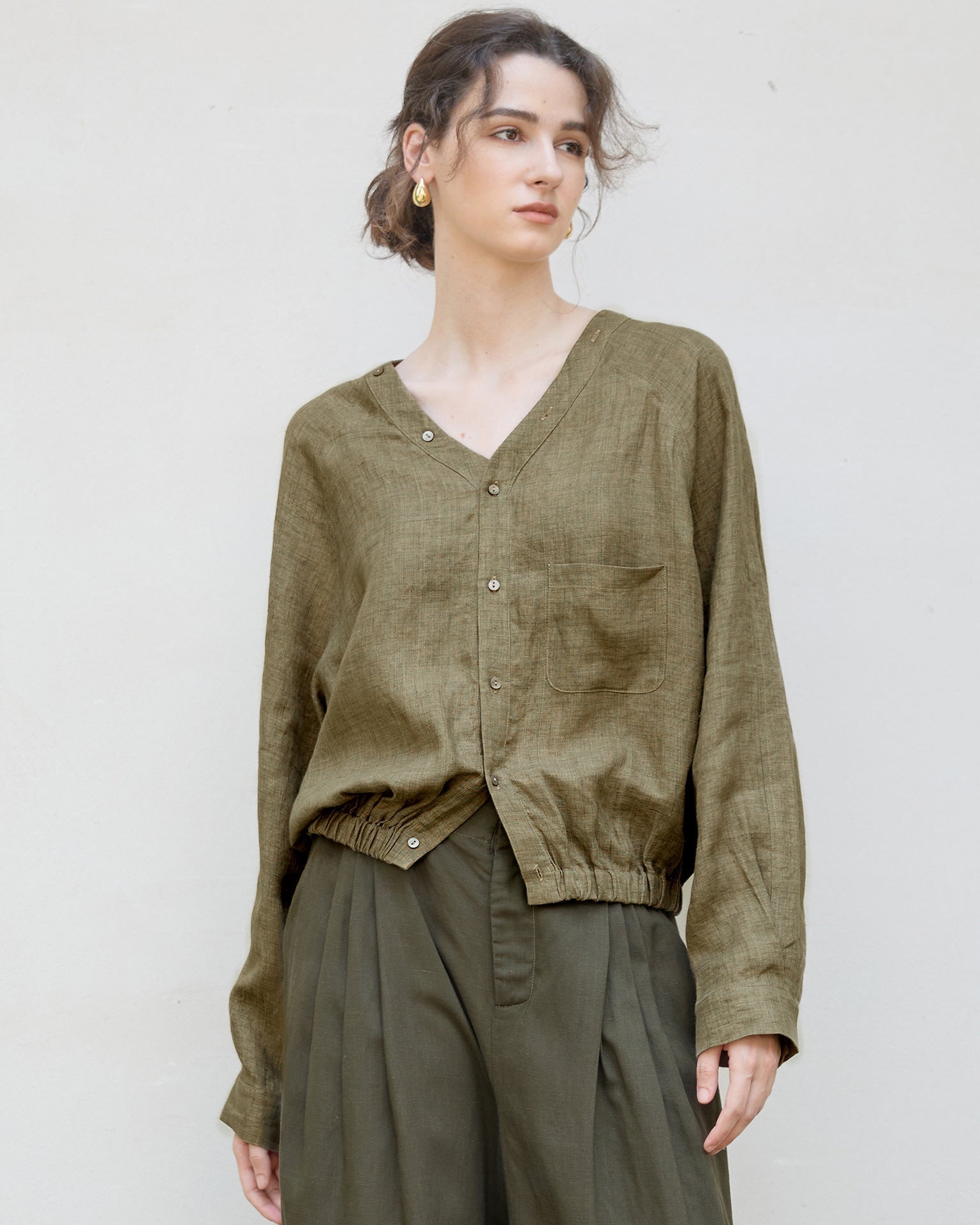 Linen V-Neck Long-Sleeved Shirt