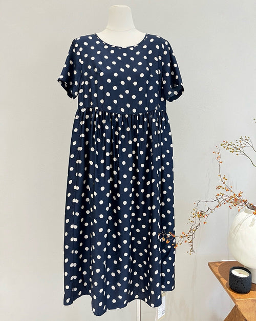 Loose-Fitting Short-Sleeve Silk Dress