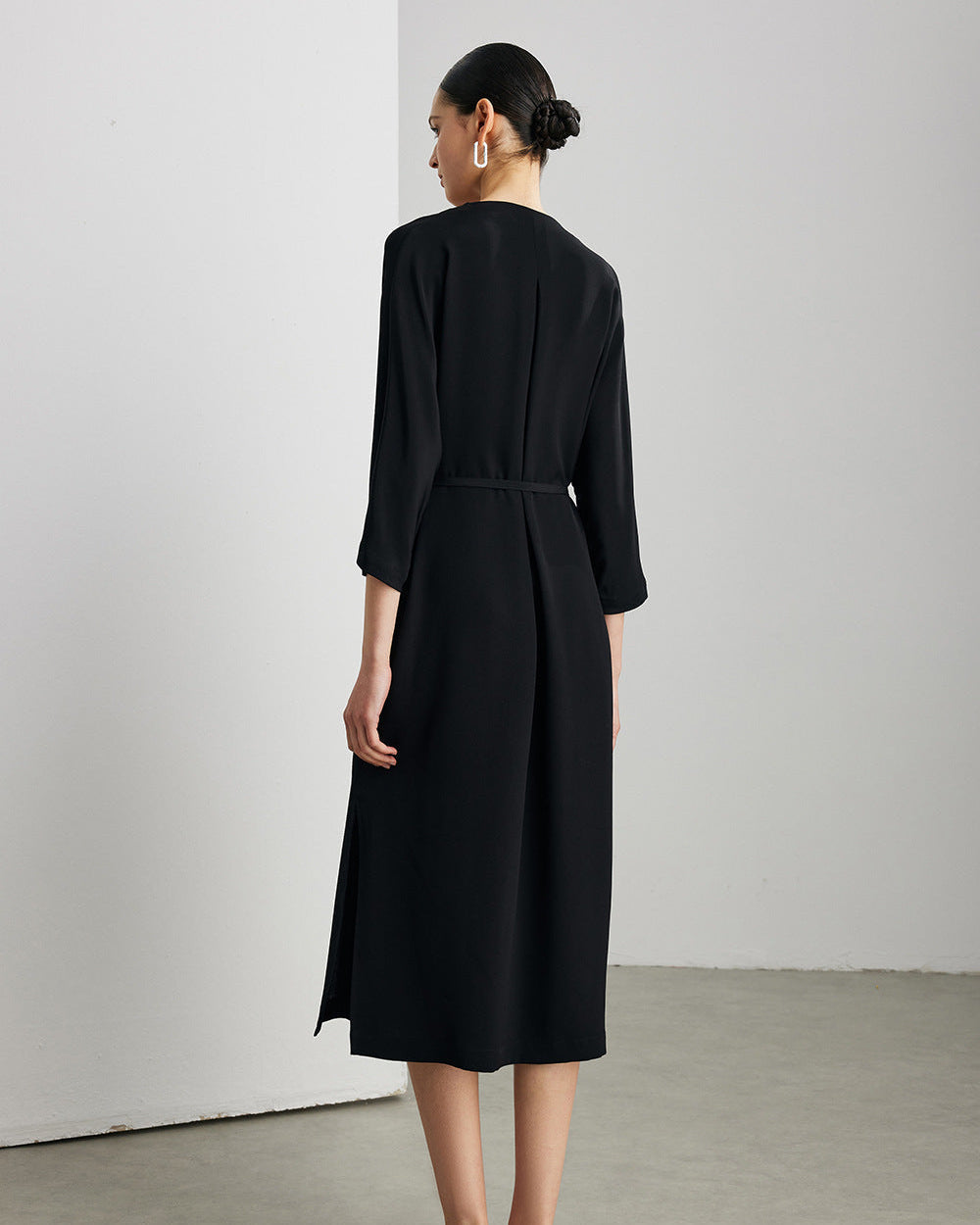 Elegant And Versatile Silk V-Neck Dress