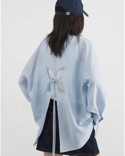 Loose-Fitting Long-Sleeved Shirt With Open Back