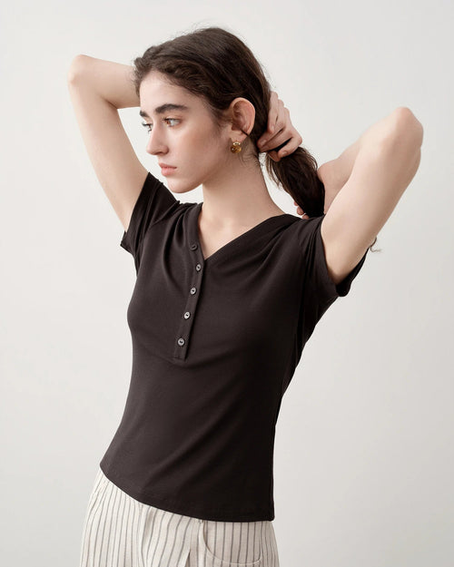 Slim V-Neck Knit Short Sleeve Top