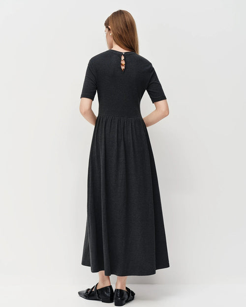 Loose-Fitting Pleated A-Line Maxi Skirt