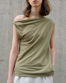 A trendy irregular one-shoulder sleeveless t-shirt featuring a unique asymmetric design. This casual summer top offers a comfortable cotton fit with a flattering silhouette, perfect for adding a touch of edgy style to your warm weather wardrobe.