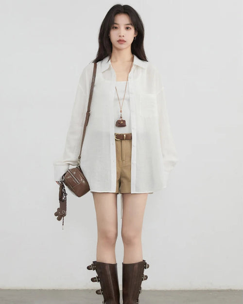 Loose-Fitting Long-Sleeved Shirt With Open Back