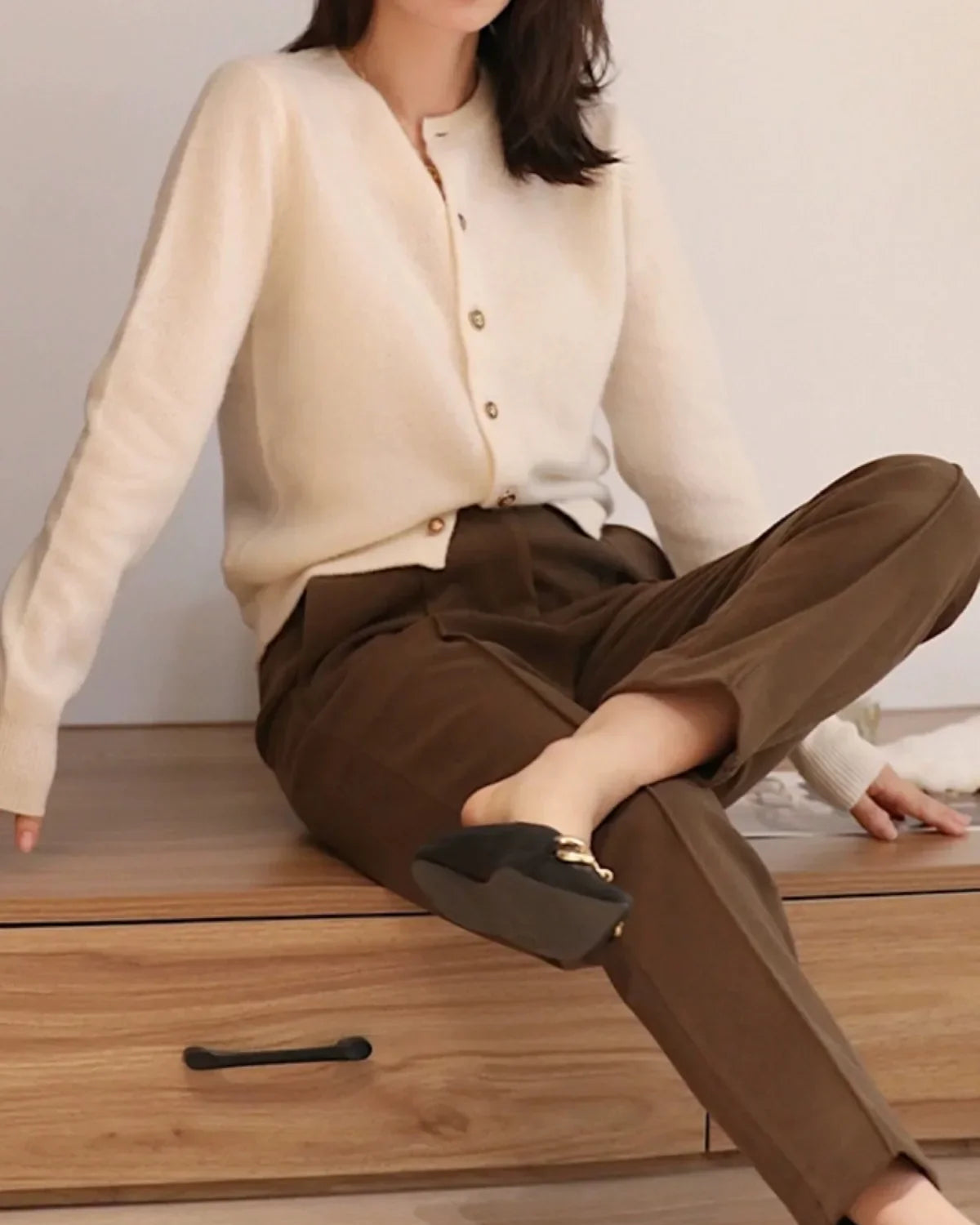 Crewneck Short Cardigan