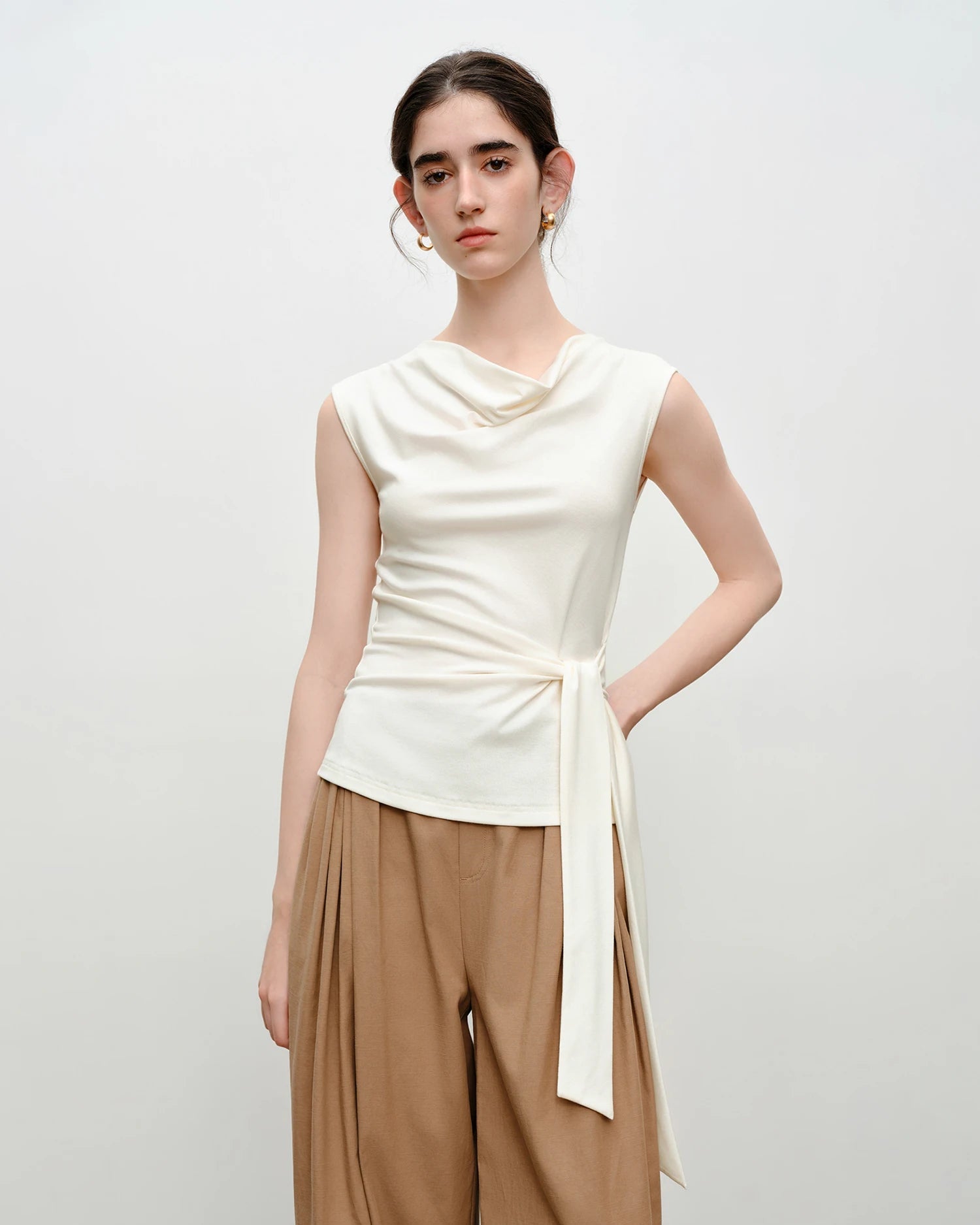Pleated V-Neck Sleeveless Knit T-Shirt