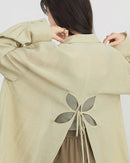 Loose-Fitting Long-Sleeved Shirt With Open Back