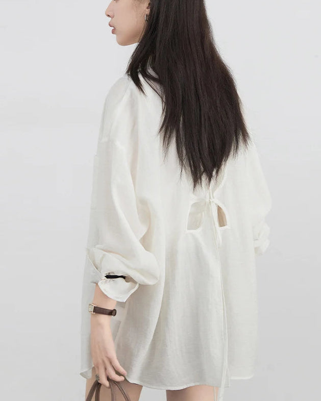 Loose-Fitting Long-Sleeved Shirt With Open Back