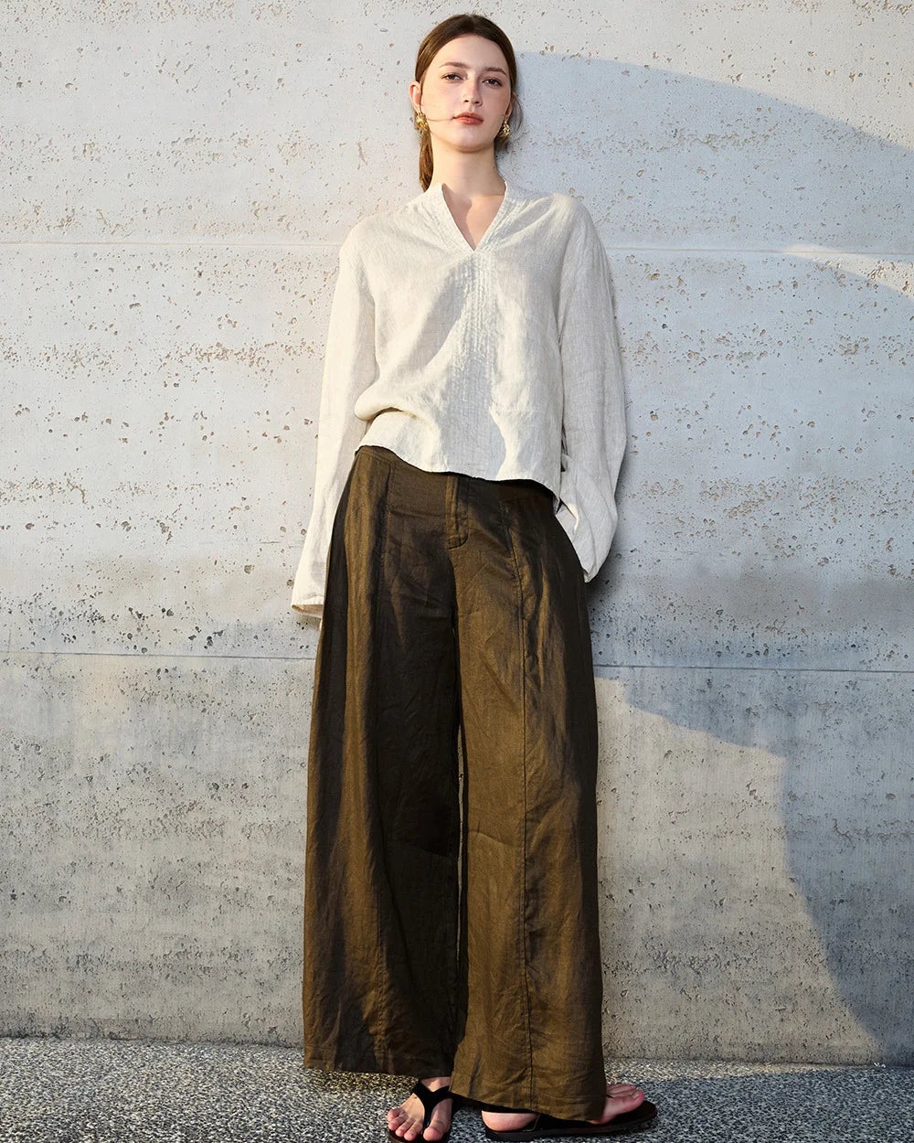 Loose-Fit Linen V-Neck Long-Sleeve Shirt
