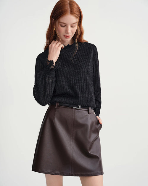 Flare sleeve turtleneck top in 95% nylon blend with medium stretch. Loose, elegant silhouette for effortless autumn and winter layering.
