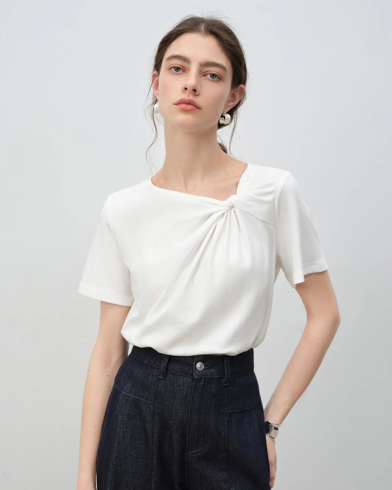 Asymmetrical Knotted Short-Sleeved T-Shirt
