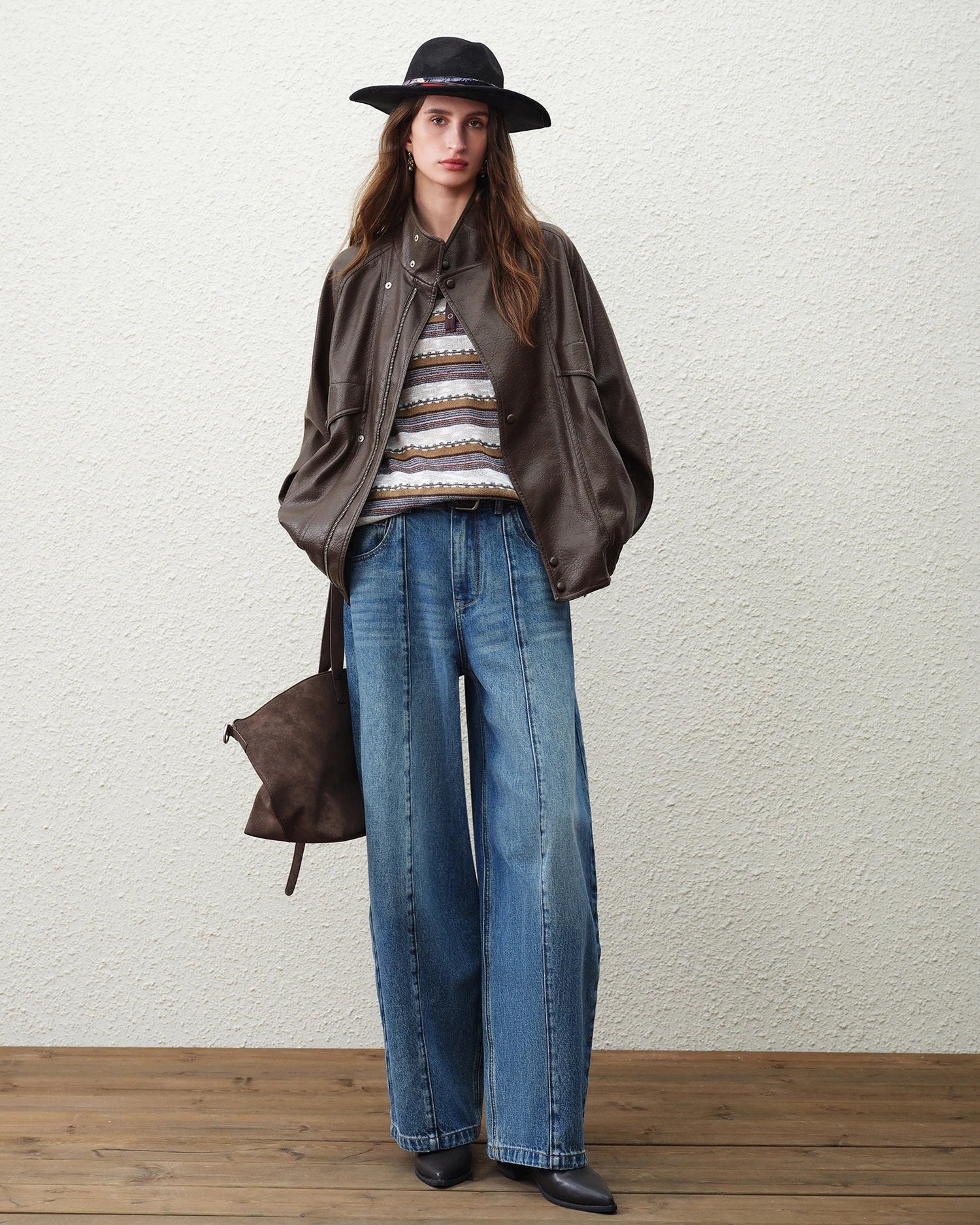 High-Waisted Straight-Leg Curved Jeans