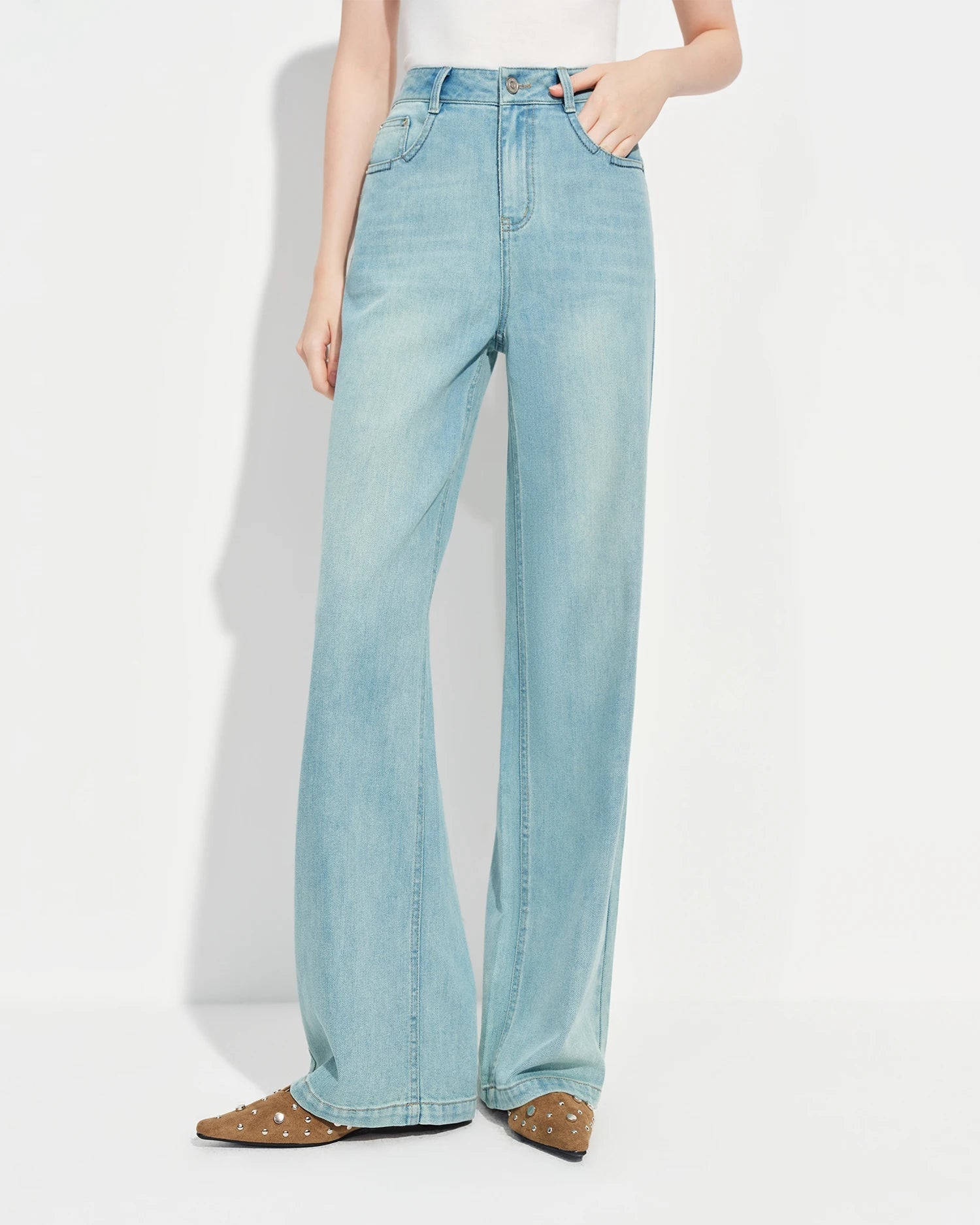 Loose-Fitting High-Waisted Straight-Leg Jeans