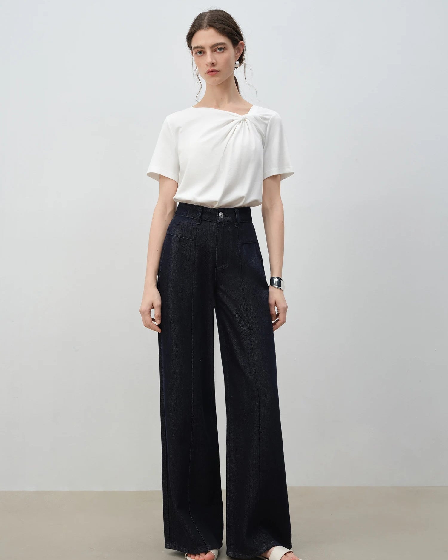 Asymmetrical Knotted Short-Sleeved T-Shirt