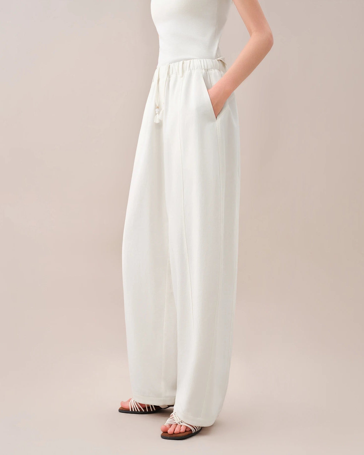 High-Waisted Loose-Fitting Curved Pants