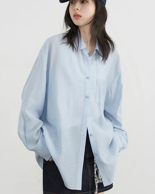 Loose-Fitting Long-Sleeved Shirt With Open Back