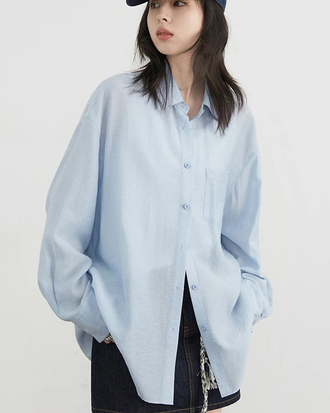 Loose-Fitting Long-Sleeved Shirt With Open Back