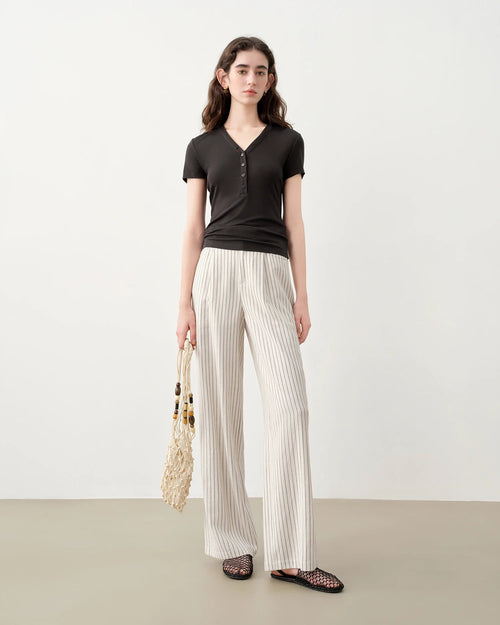 Slim V-Neck Knit Short Sleeve Top