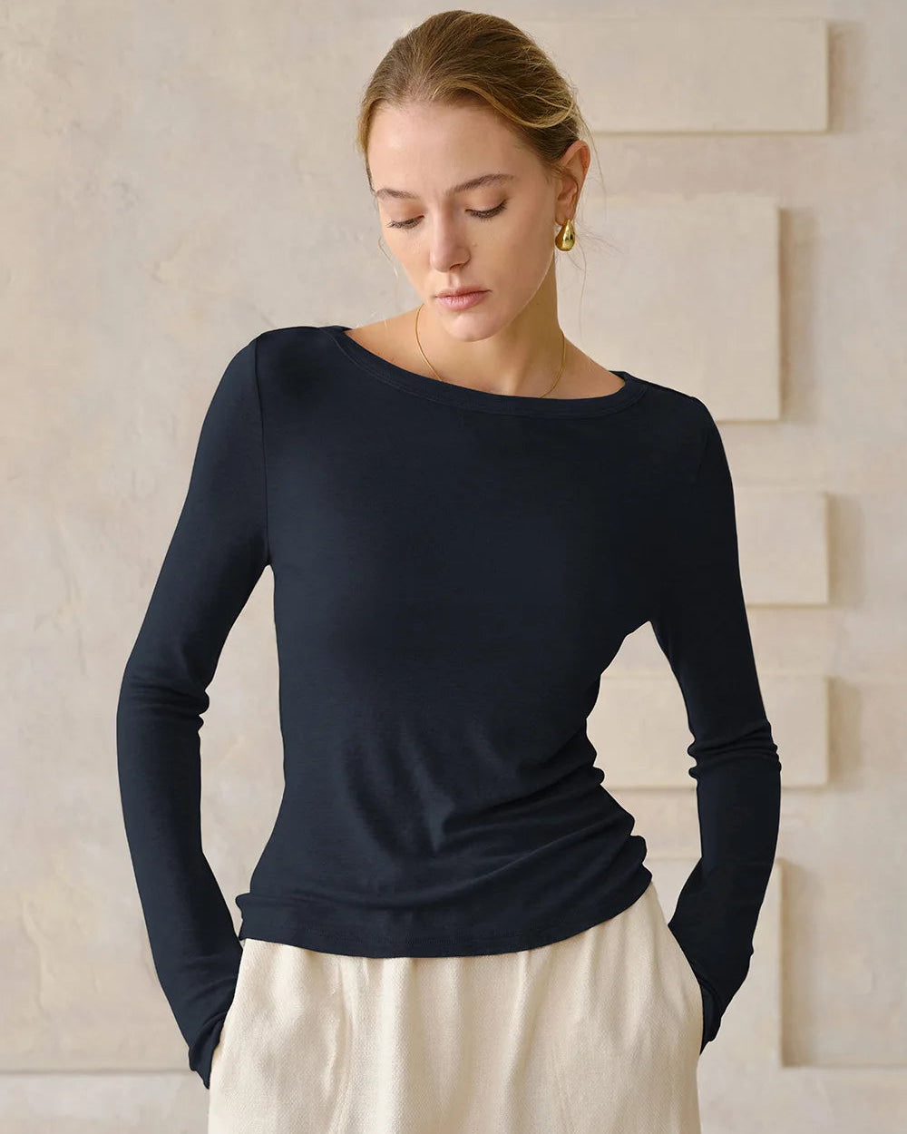 Off-The-Shoulder Slim-Fit Long-Sleeved T-Shirt