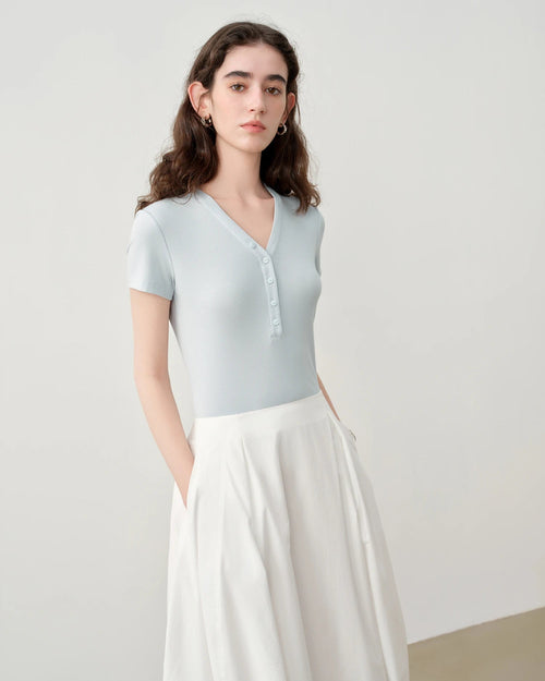 Slim V-Neck Knit Short Sleeve Top