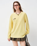 Breathable linen-feel cotton blend loose-fitting embroidered sun protection t-shirt with functional pockets, perfect for casual spring summer cover-ups or everyday.