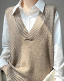 Cashmere V-neck knit waistcoat, relaxed fit, ribbed armholes & hem, heather taupe—luxury layering piece for winter workdays or weekend tailoring.